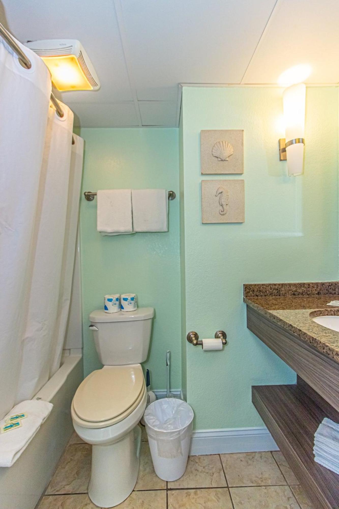 Oversized Ocean View Queen Suite With Beautiful Fireplace And Accents - Sleeps 4 Guests! Myrtle Beach Szoba fotó